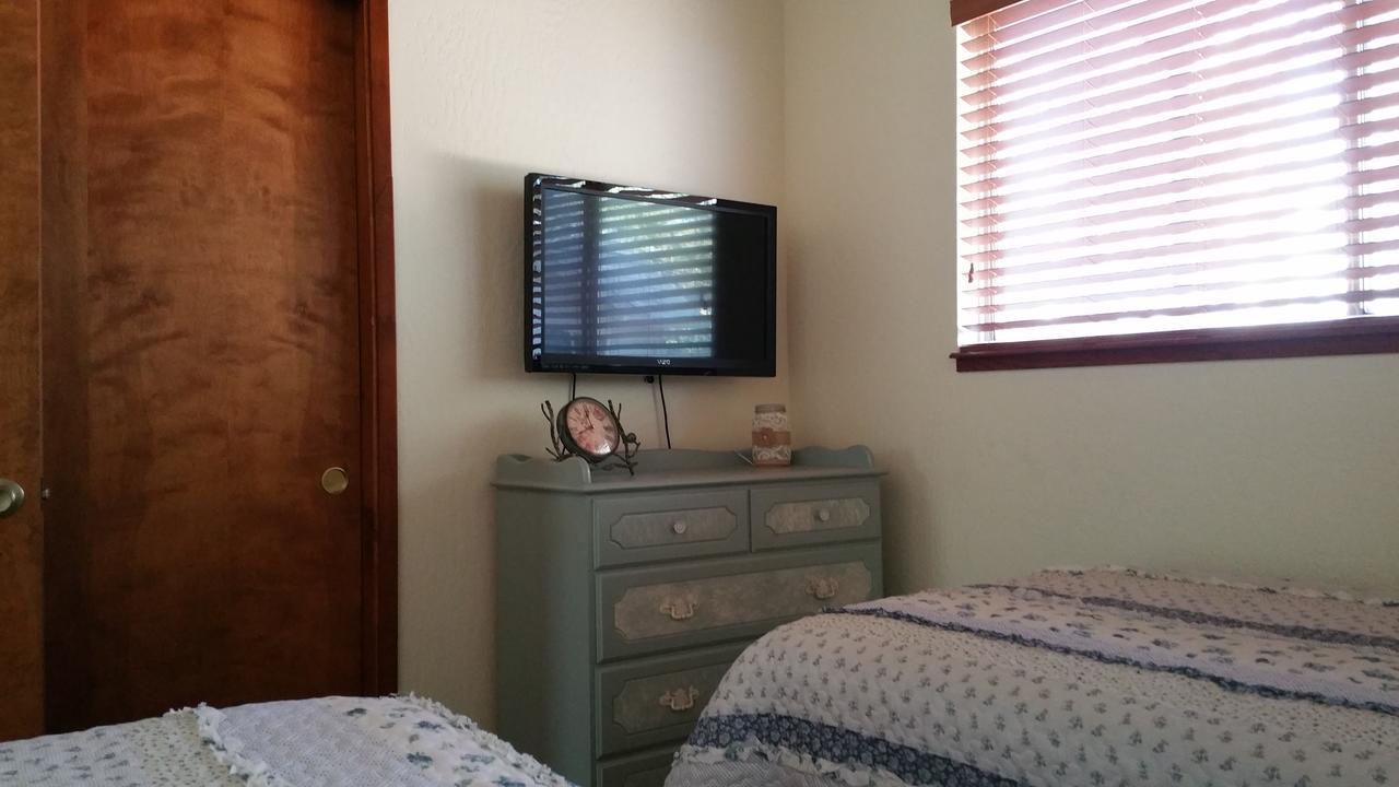 Lovely Mountain Lake Chalet By Yosemite: Equipped! グローヴランド エクステリア 写真