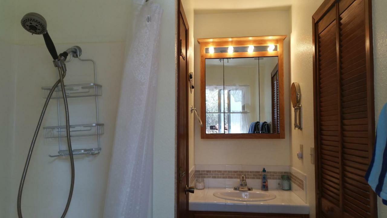 Lovely Mountain Lake Chalet By Yosemite: Equipped! グローヴランド エクステリア 写真